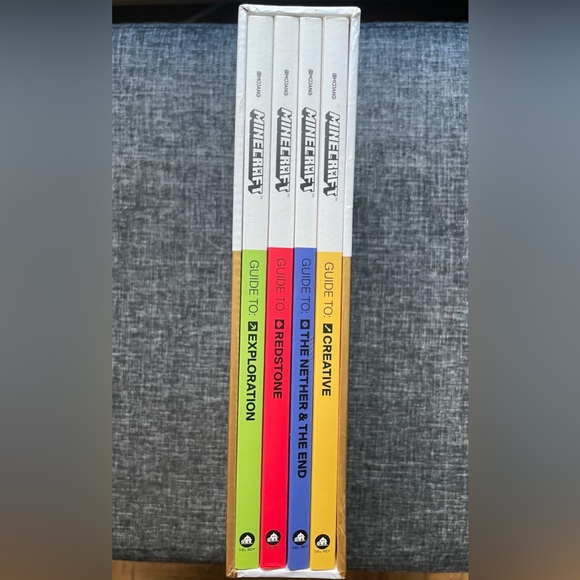 Boxed Minecraft guide books - Picture 3 of 5